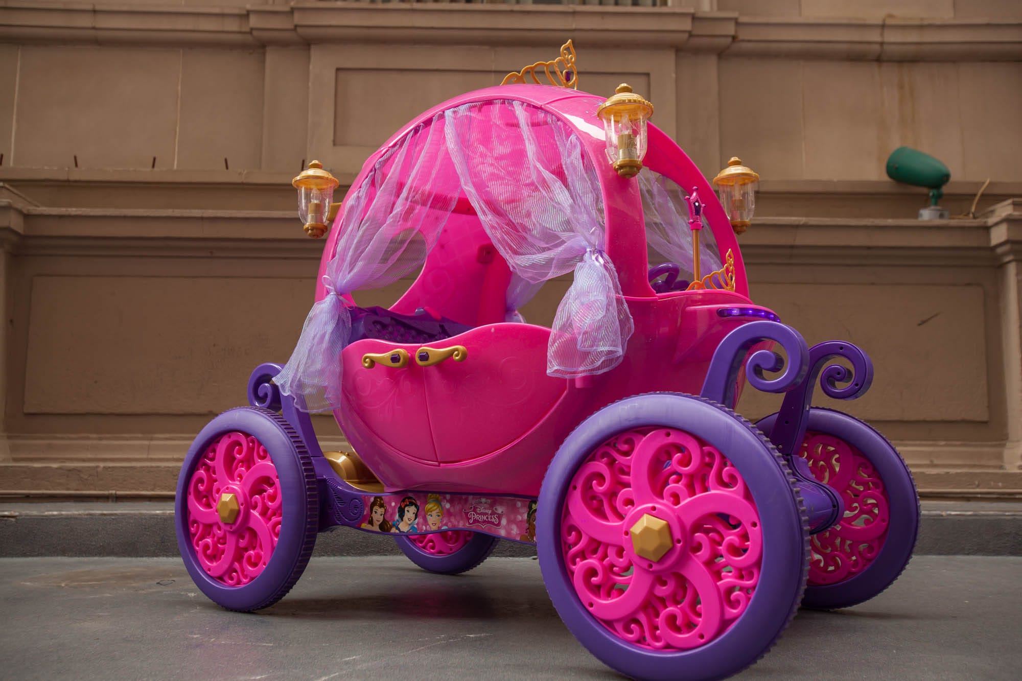 barbie carriage car